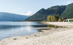 Super 8 By Wyndham Sicamous